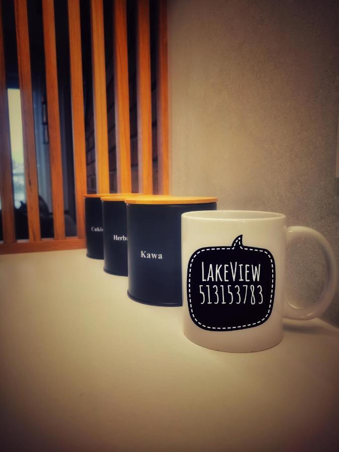 Lakeview Apartment *