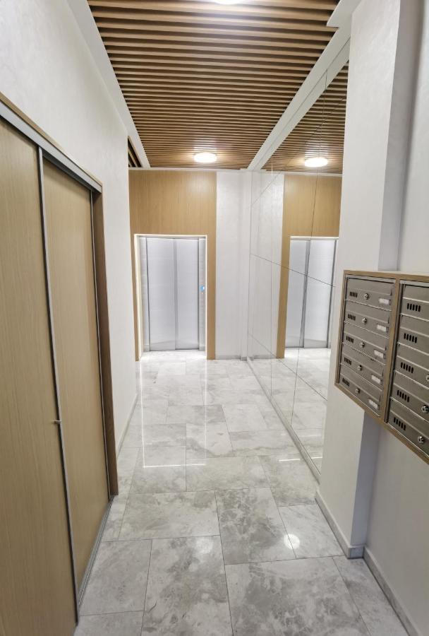 Lakeview Apartment