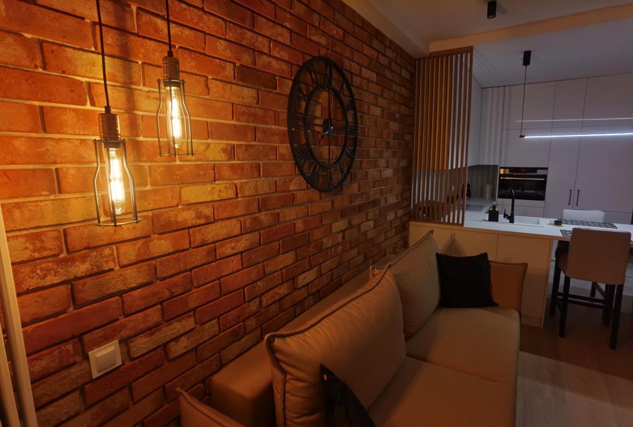 Lakeview Apartment